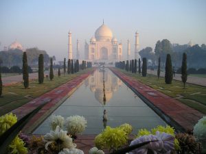 --India-Taj-Mahal-Agra-Temple-090513ABCE300F92