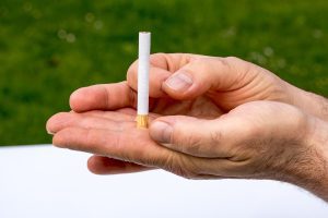 cigarette-2383191_1280