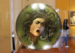 Scudo_con_testa_di_Medusa_Caravaggio_1597
