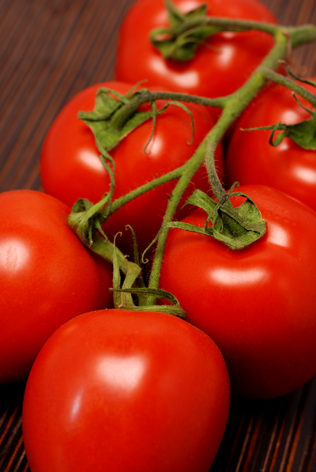 paradajz i zdravlje ~ otkrijte 9 lekovitih dejstava ove biljke