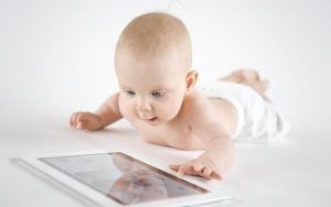 beba-i-ipad-640