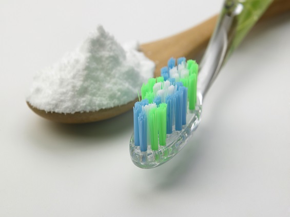 izbeljivanje zuba kod kuće: na prirodan način!